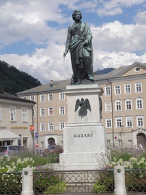 Mozart Statue