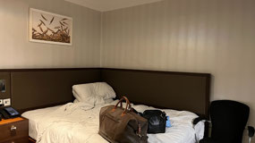Bed in the corner at the Hilton Hyde Park