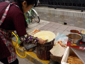 Jianbing lady making our breakfast