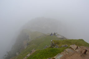 The mist coming and going
