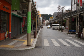 Takayama is quiet when every goddamn shop is shut.