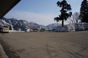 Base station of the snow corridor bus ride