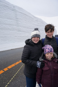 Compulsory tourist snap at the snow corridor