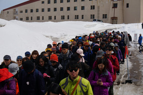 Snow corridor marketing didn't mention the crowds