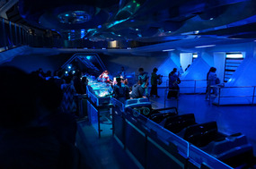 Boarding space mountain