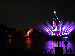 The show kicks off with Mickey on a tower