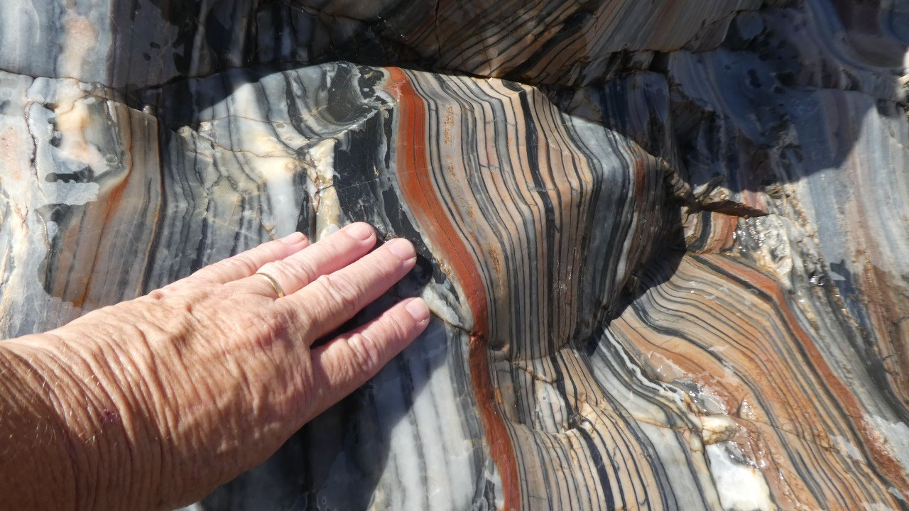 Marble Bar Australia, incredible banded jasper deposit. rockhounds