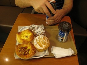 Breakfast, feel that waistline expanding already