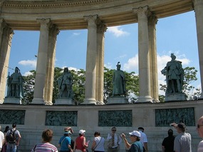 The Kings in Heroes Square