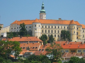 A nice castle at our bus comfort stop