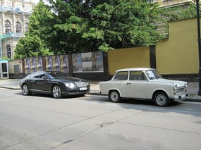 Traby + Bentley - nice contrast