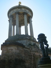 Robbie Burns monument