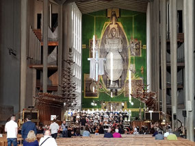 The tapestery and musicians