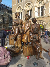 Kindertransport statue