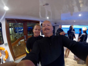 Vi er, lidt uskarpt, klar til en morgensnorkeltur.
