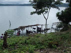 Wash day on the way to Tikal