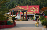 10 000 buddhas monastery
