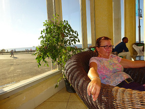 Ein Drink in der Hotelhalle1