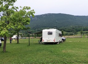 Watching hang gliders