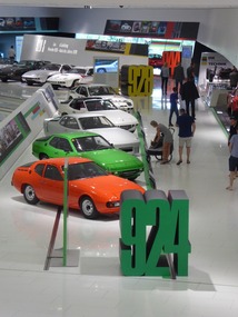 924s
