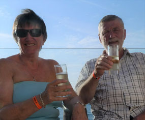 Στην υγειά σας (Cheers!)