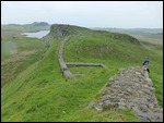Wall with intermediate fort