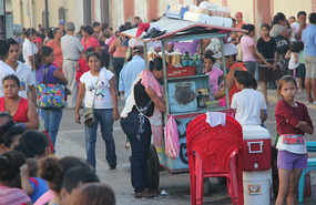 Ice cream hawkers with their captive customers