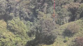 27 sec video CLICK HERE: Colin's bungy