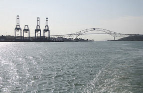 Port at Balboa / Puente de Americas