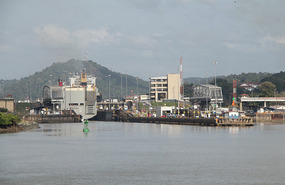 Approaching Miraflores Locks