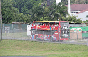 The "hop on / hop off" tour bus includes the canal
