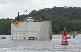 Floating gate so repairs can be made to a gate
