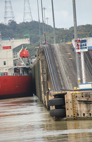 Approaching Pedro Miguel lock