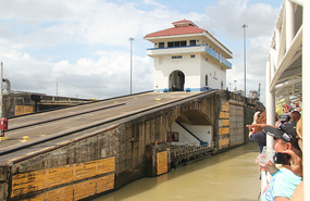 Pedro Miguel lock