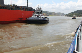 Out into Lake Gatun