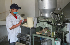 Machine made tortilla