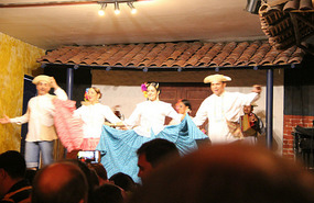 Tinajas Restaurant Dinner & Show