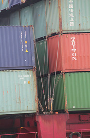 Containers only tied down 2 high