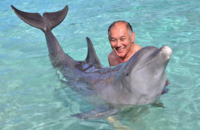 Swiming with the dolphins at Roatan Island
