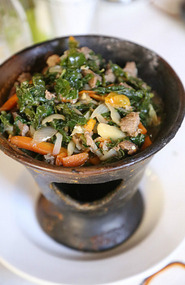 Gomen Besga spinach beef stew, butter tomato onion