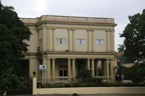 Av de los Presidentes (Avenue of the Presidents)