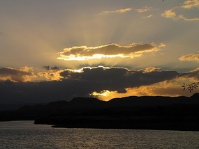 Sun sets over the Orange River