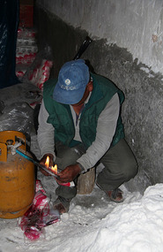 Uyuni - salt manufacture - sealing