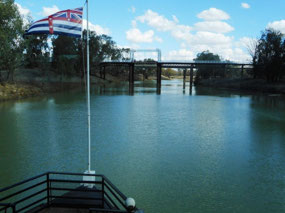 Approaching North Bourke Bridge