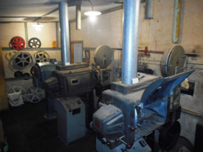 Carbon arc projectors