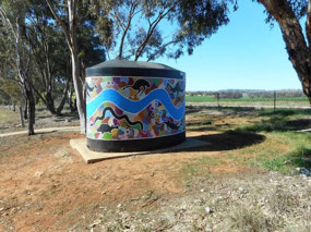 Collingullie tank art