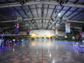 Main display hanger