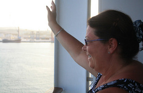 Roisin waving goodbye to the taxis in Salalah