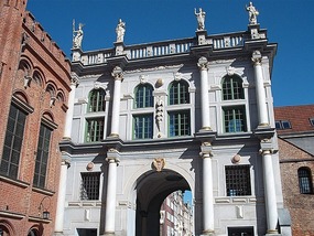 Symbolic statues - Golden Gate - Gdansk