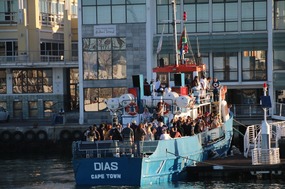 The boat full of refugees??!